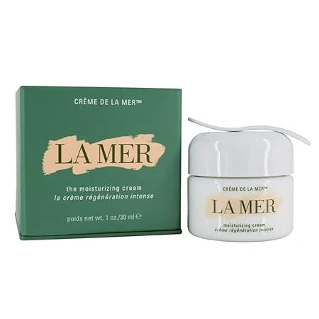La Mer moisturizing cream jar and packaging on a white background